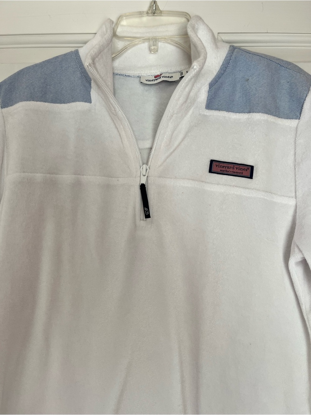 Vineyard Vines, White/Blue Long Sleeve Terry Coverup. - Picture 3 of 4